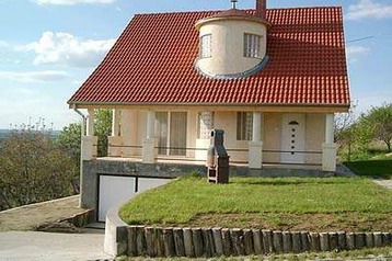 Hungría Chata Tamási, Exterior